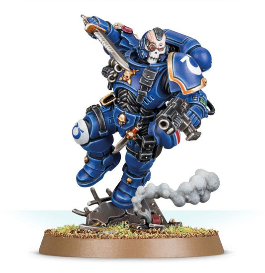 Warhammer 40k: Space Marines Primaris Lieutenant in Reiver Armour
